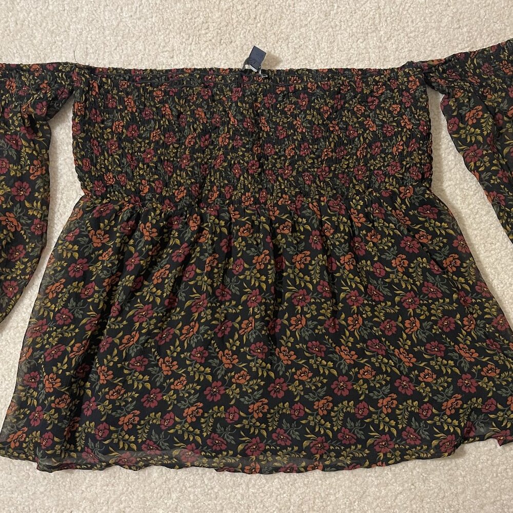 American Eagle Off Shoulder Flowy Floral Baby Doll Boho Top Medium